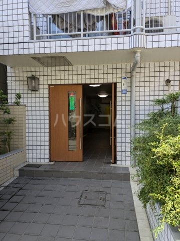 21/29 エントランス