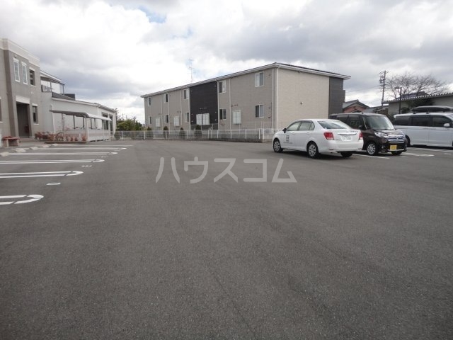 14/16 駐車場