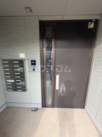 22/30 エントランス