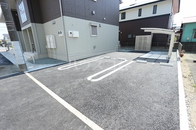 28/30 駐車場