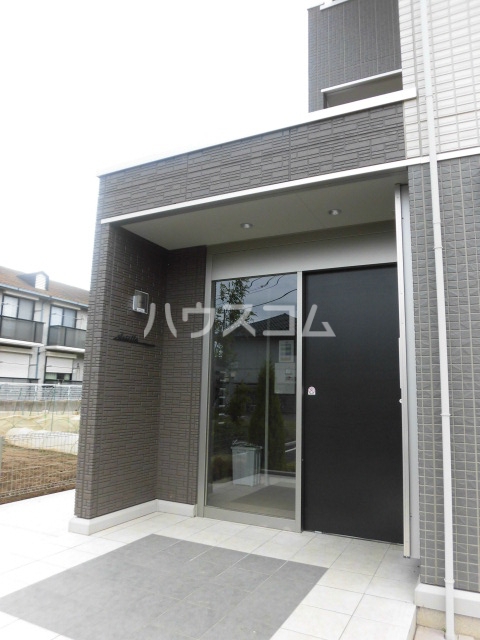 18/27 エントランス