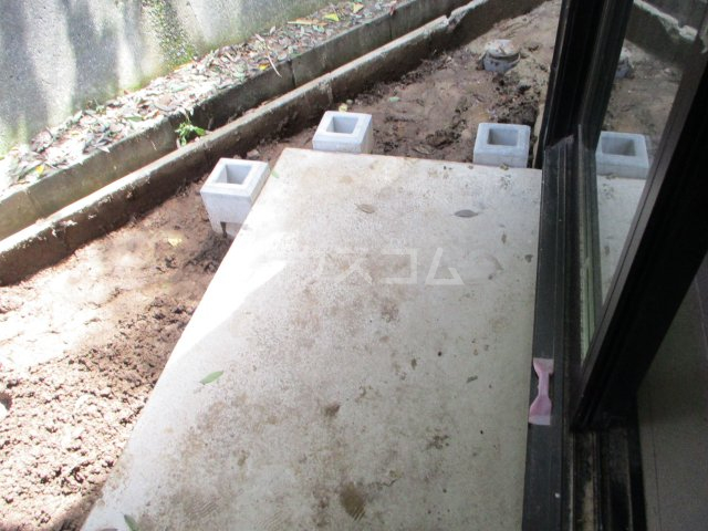 18/23 バルコニー