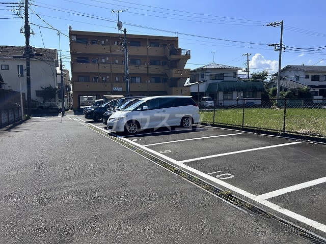 28/30 駐車場