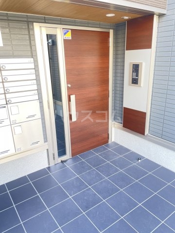 22/26 エントランス