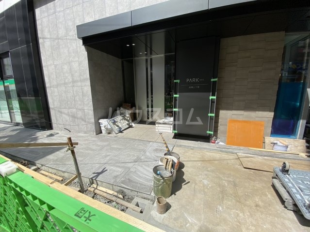 20/22 エントランス