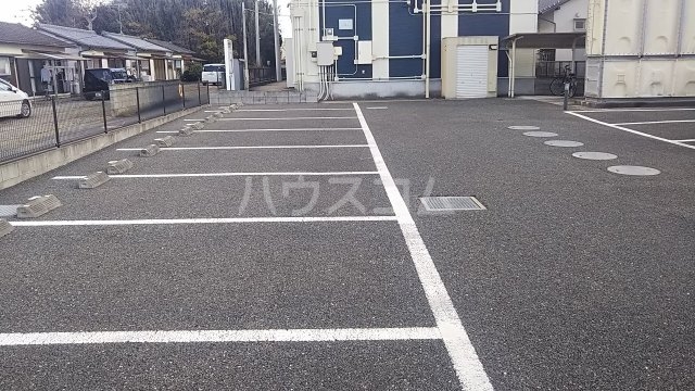 16/16 駐車場