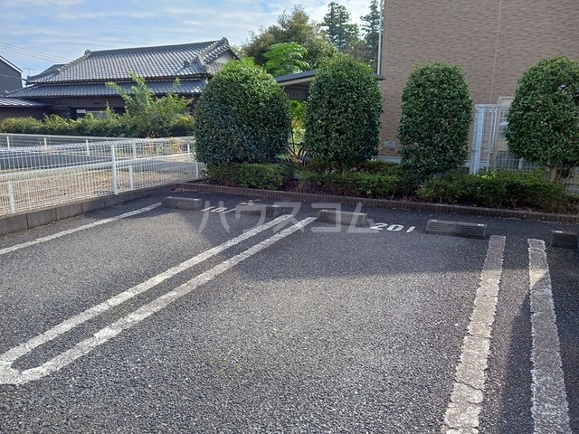 22/30 駐車場