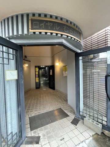 21/29 エントランス