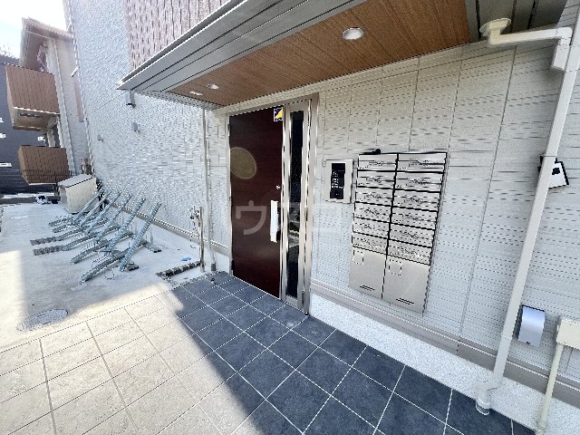 21/30 エントランス