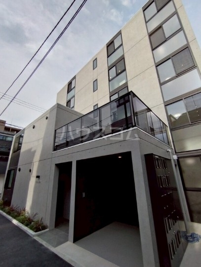 13/18 エントランス