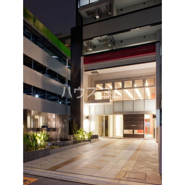 28/30 エントランス