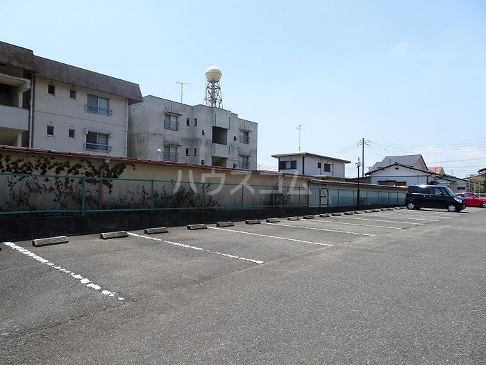17/18 駐車場