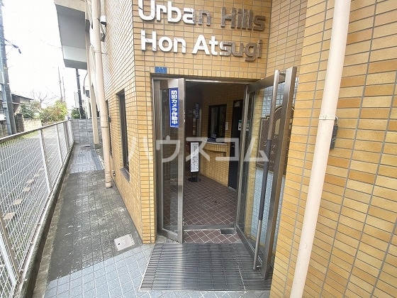 8/10 エントランス