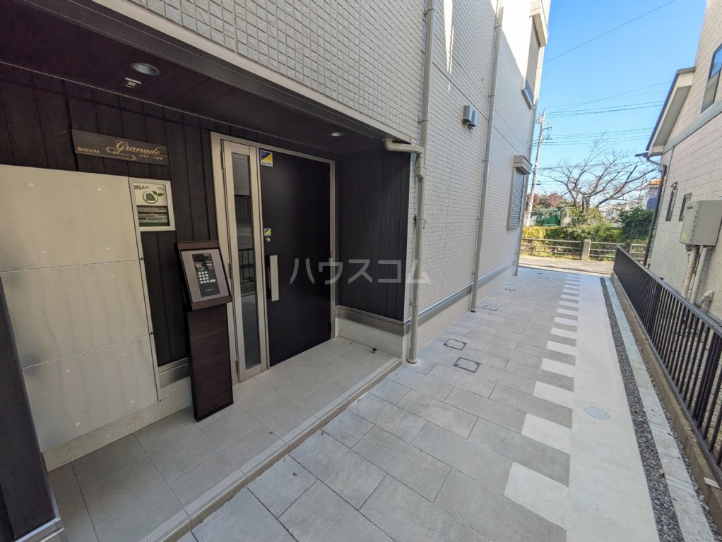 3/10 エントランス