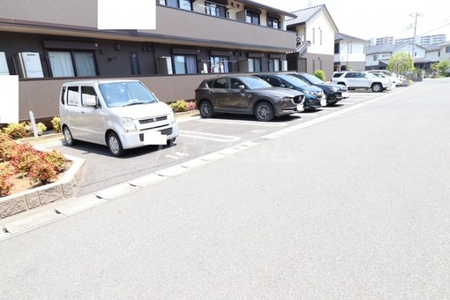 17/27 駐車場