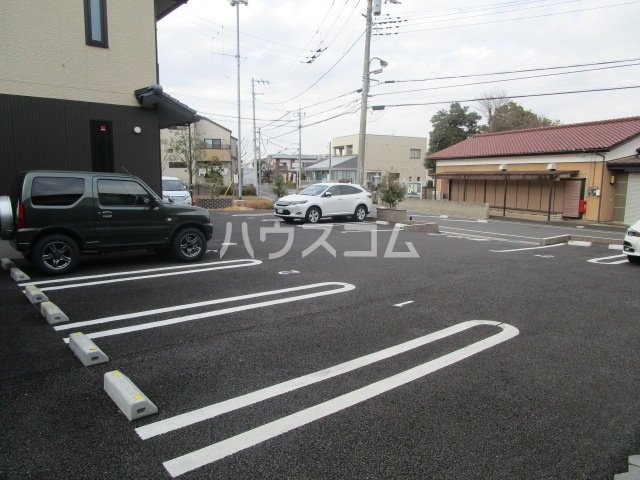 23/28 駐車場