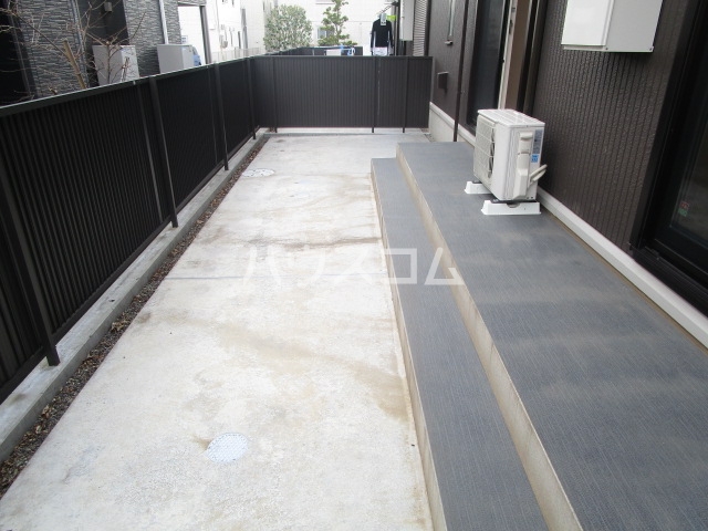 19/28 バルコニー