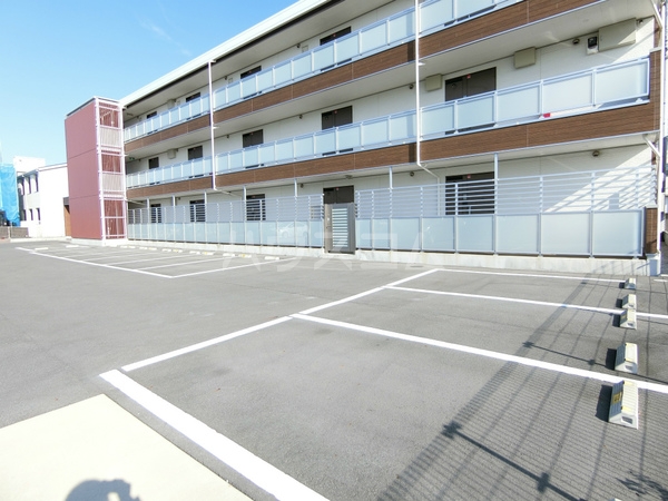 15/24 駐車場