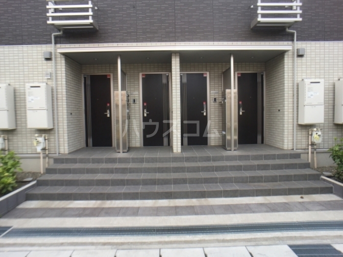 16/27 エントランス