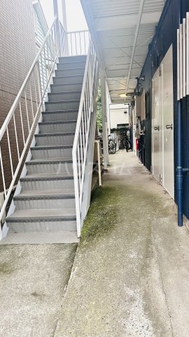 28/30 エントランス