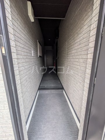 23/30 エントランス