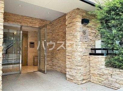 13/22 エントランス