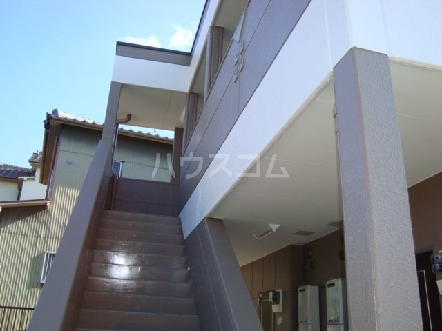 19/25 エントランス