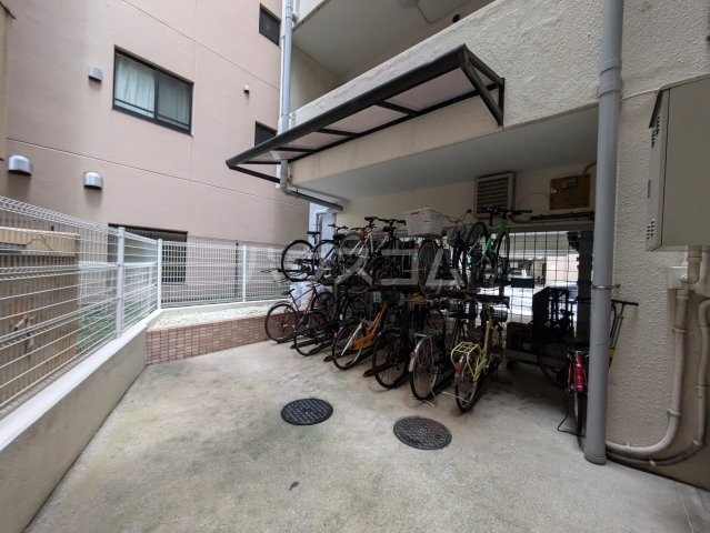 23/30 駐車場