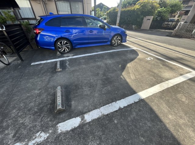 22/30 駐車場