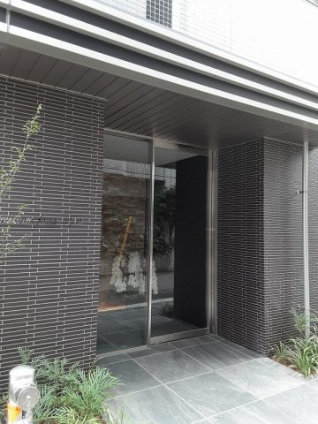 24/30 エントランス