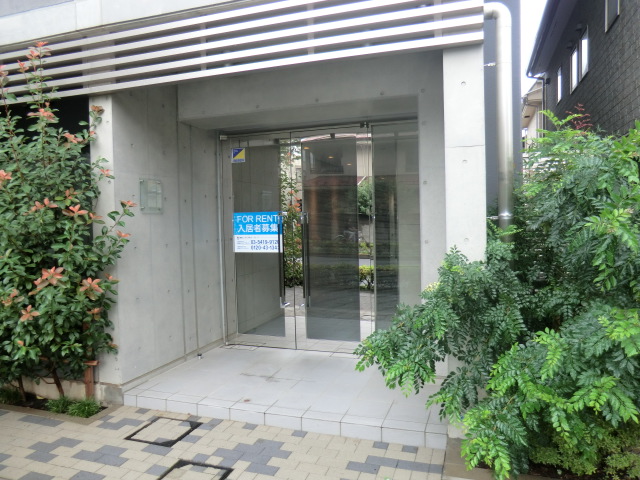 20/30 エントランス