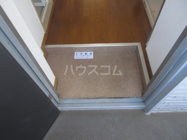 23/30 エントランス