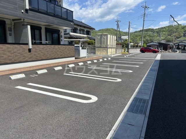 27/30 駐車場