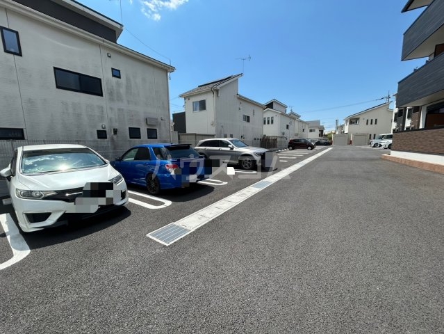 28/30 駐車場