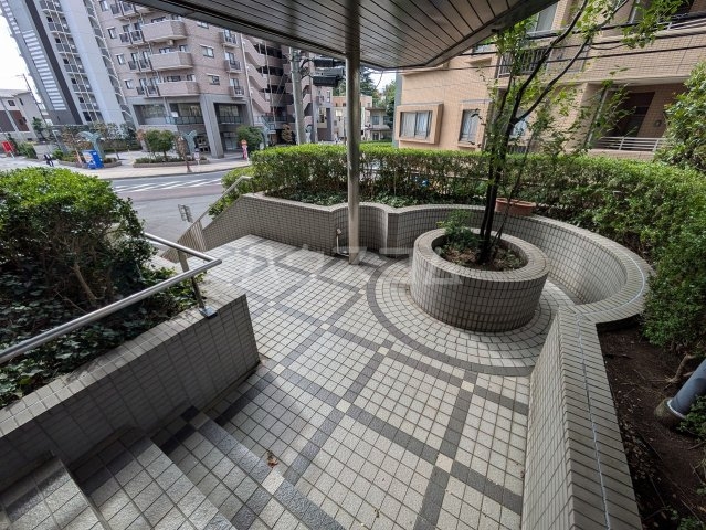 29/30 エントランス