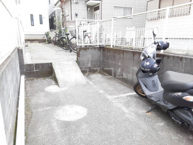 28/30 駐車場