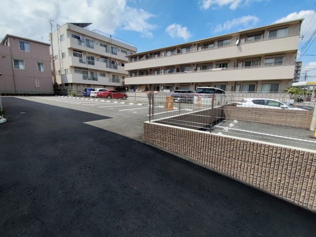 22/30 駐車場