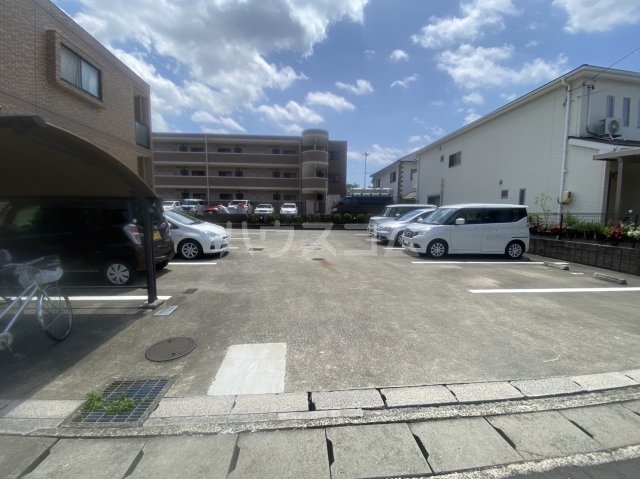 22/30 駐車場