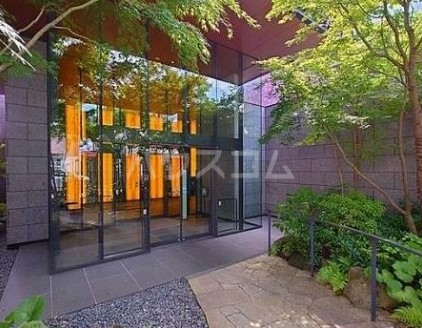 16/20 エントランス