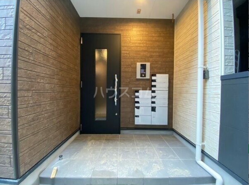 16/25 エントランス