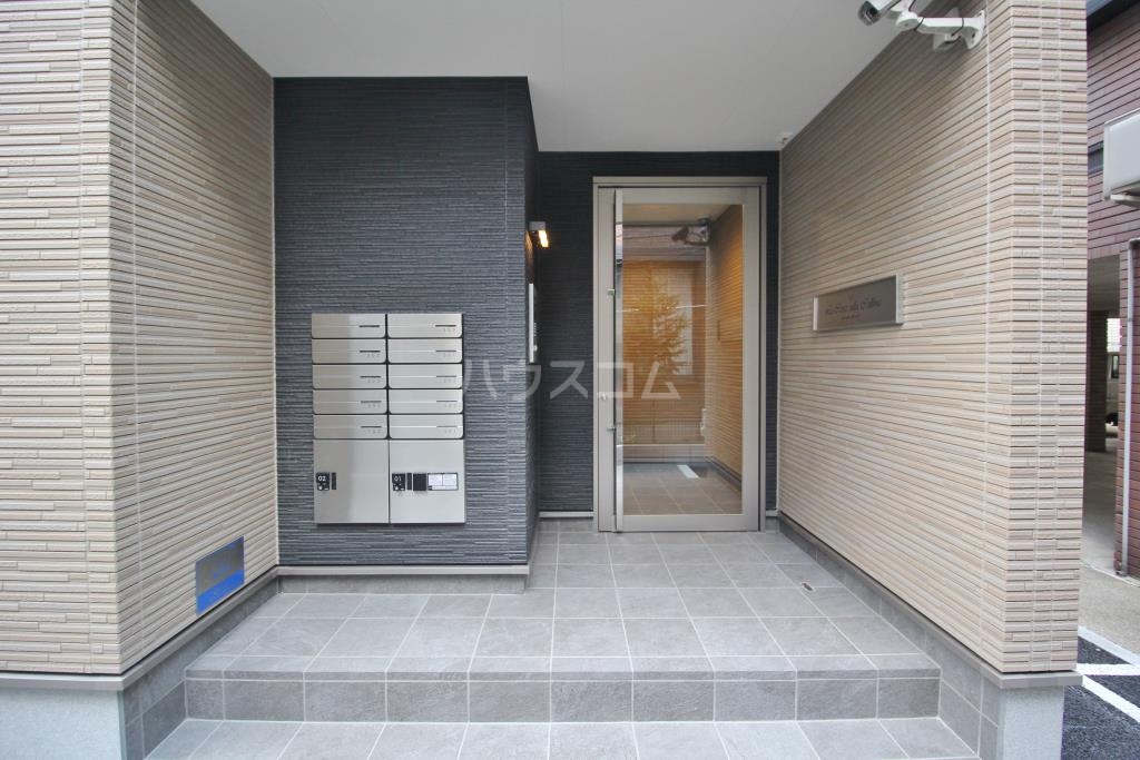 18/28 エントランス