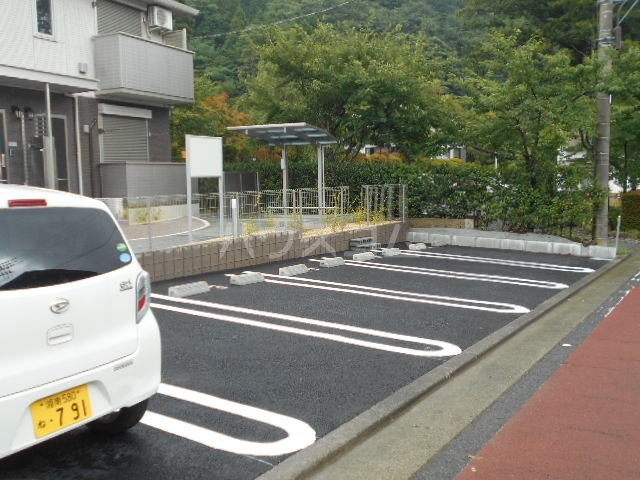25/29 駐車場