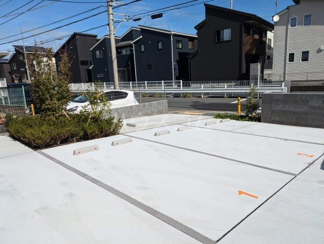 23/28 駐車場