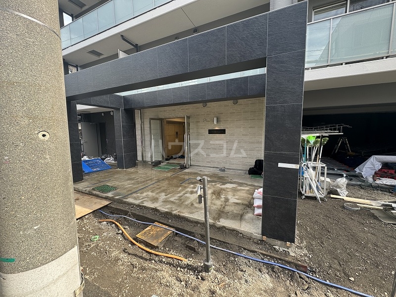 16/20 エントランス