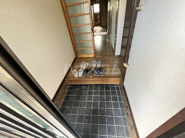 14/30 玄関