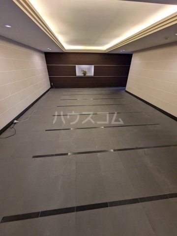 25/30 エントランス