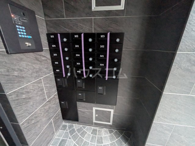 21/25 エントランス