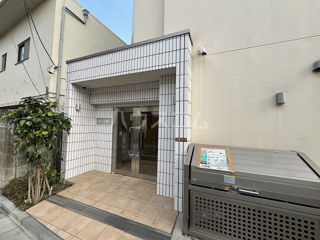 2/3 エントランス