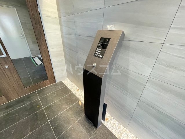 26/30 エントランス