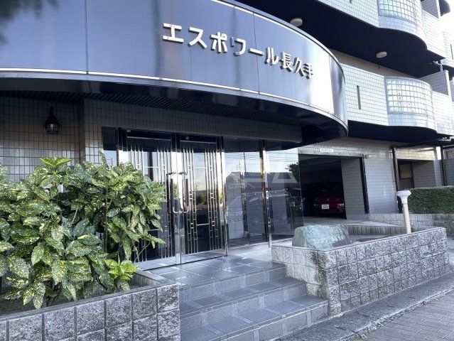 26/30 エントランス